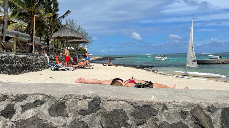 Figure 3. Un littoral coupé par un mur à l’île Maurice